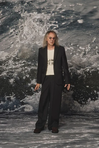 Look 24